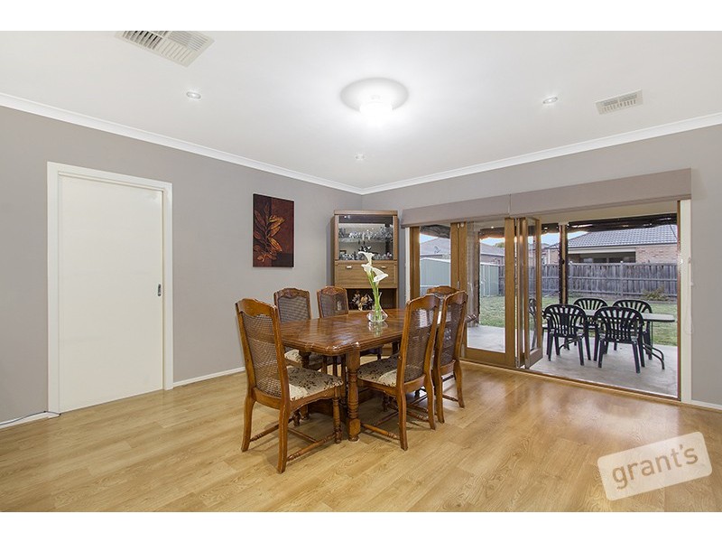 10 Cribb Cove, Narre Warren South VIC 3805