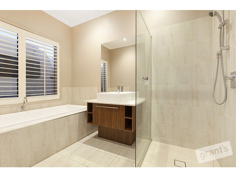 6 Jianni Way, Berwick VIC 3806