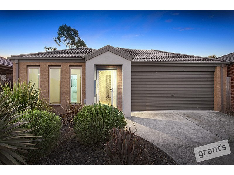 49 Pommel Street, Pakenham VIC 3810