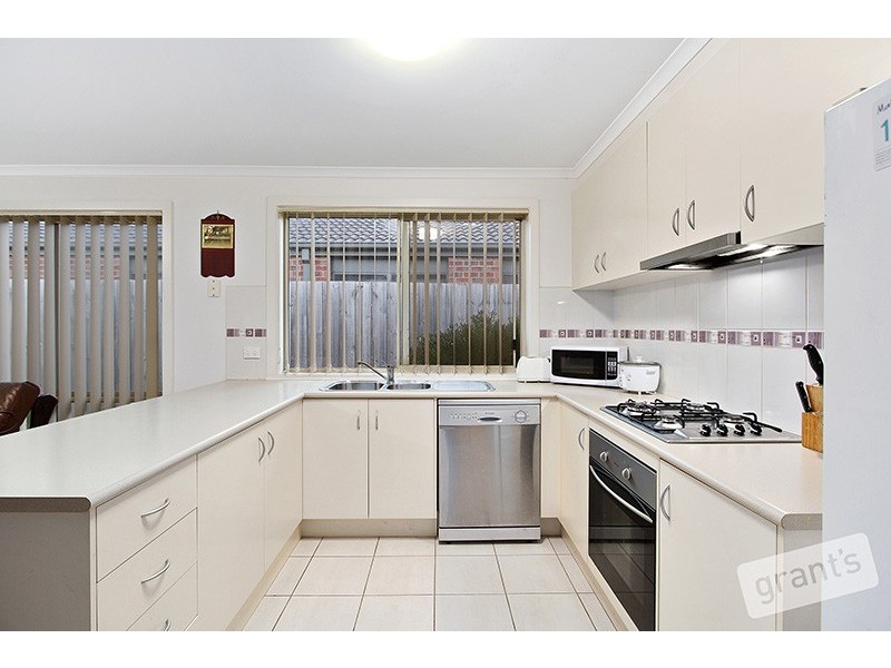 49 Pommel Street, Pakenham VIC 3810