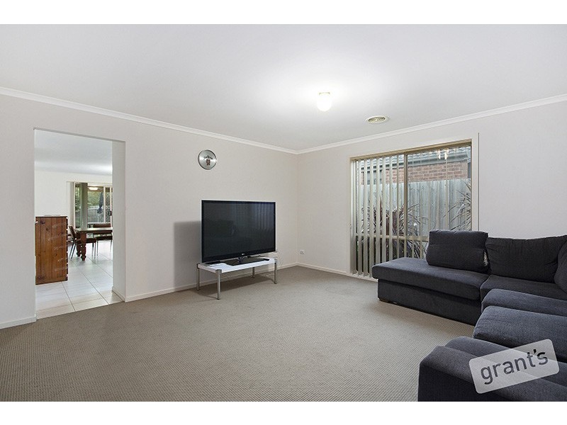 49 Pommel Street, Pakenham VIC 3810