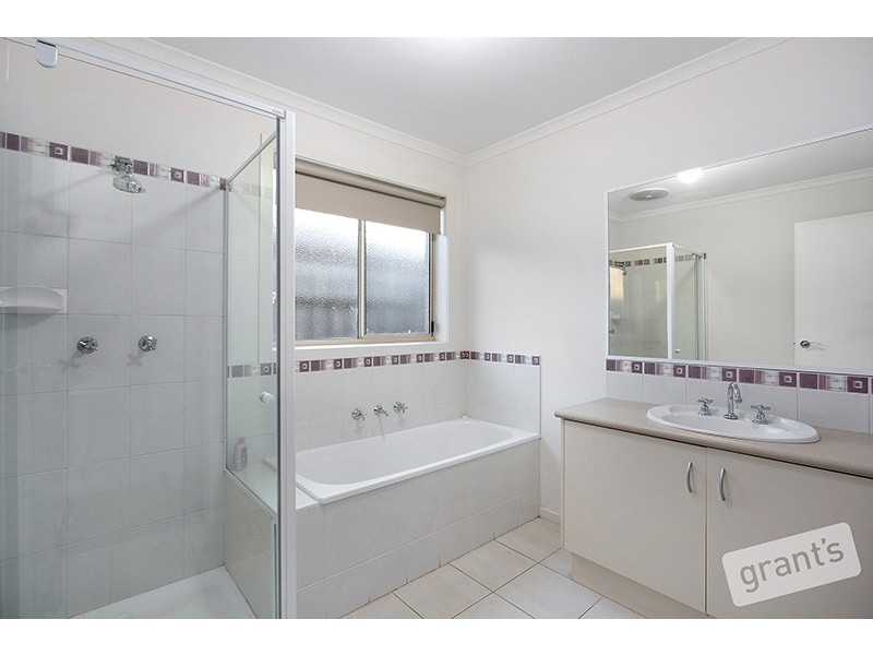 49 Pommel Street, Pakenham VIC 3810