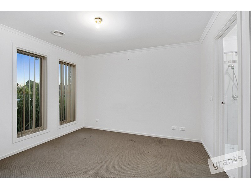 49 Pommel Street, Pakenham VIC 3810