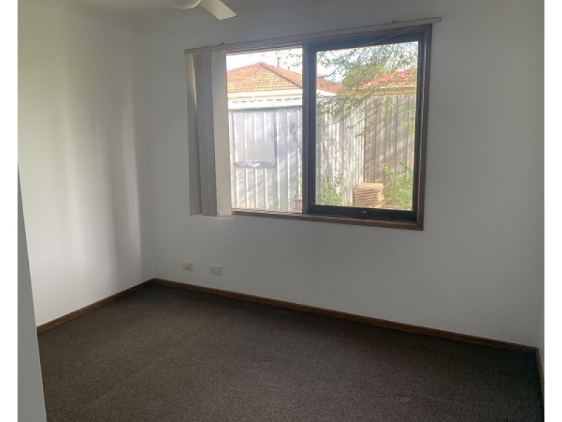 8 Margarita Cl, Berwick VIC 3806