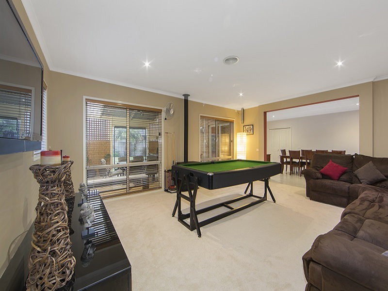 9 The Esplanade, Narre Warren South VIC 3805