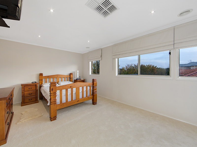 9 The Esplanade, Narre Warren South VIC 3805