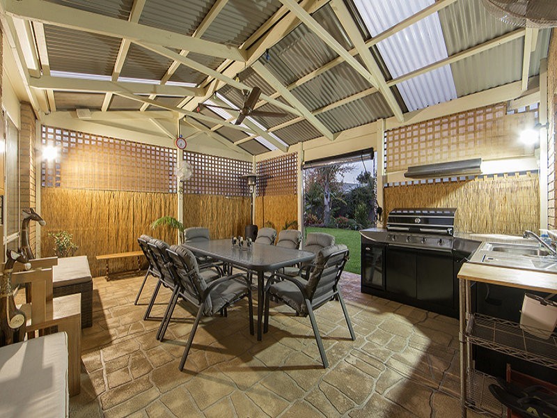 9 The Esplanade, Narre Warren South VIC 3805