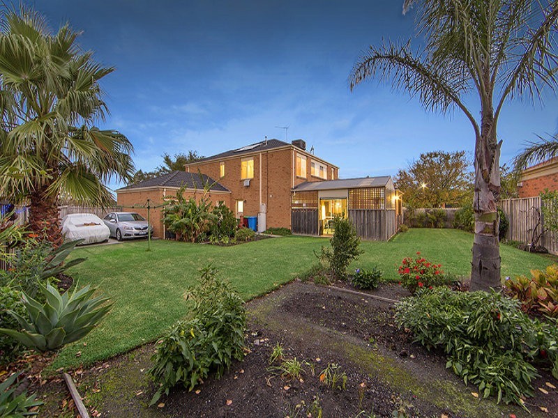 9 The Esplanade, Narre Warren South VIC 3805
