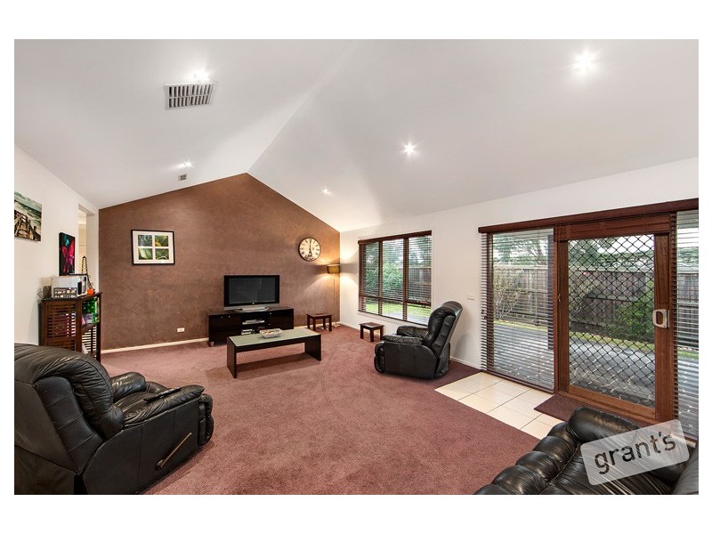 10 Viewgrand Drive, Berwick VIC 3806