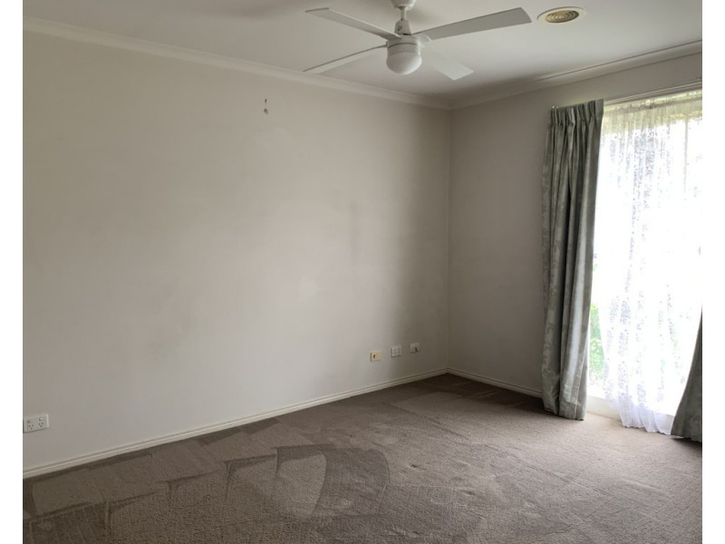 25 Bellevue Drive, Berwick VIC 3806