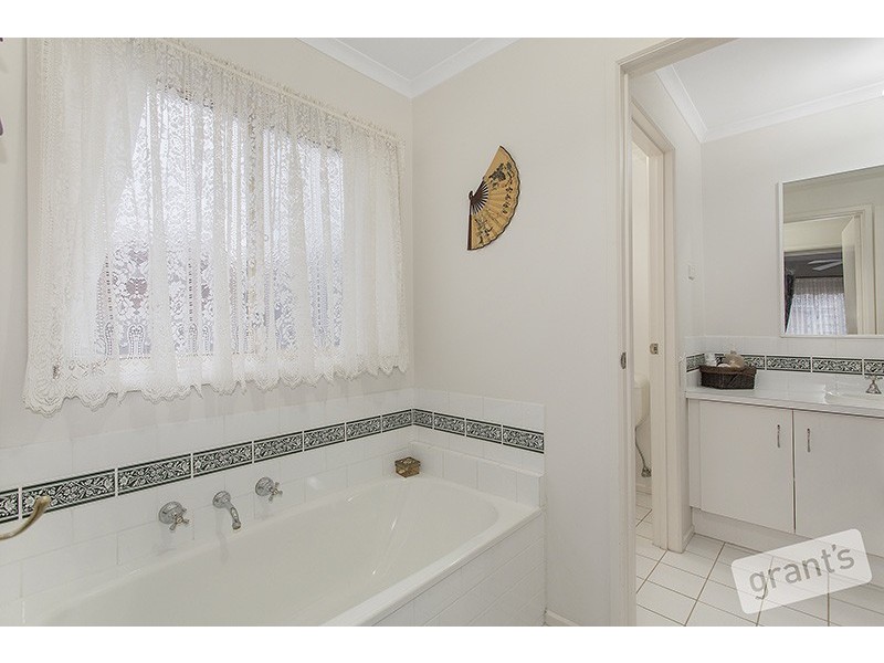 15 Jolimont Place, Narre Warren VIC 3805