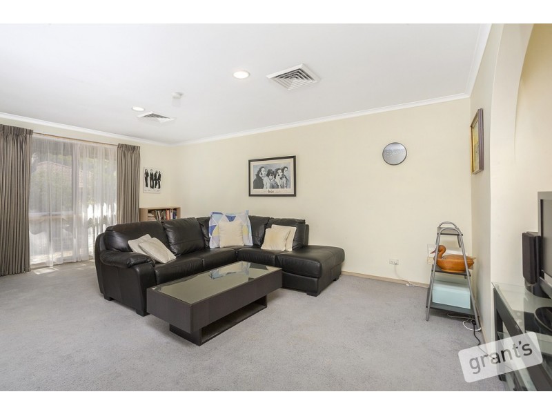 16 Manuka Road, Berwick VIC 3806
