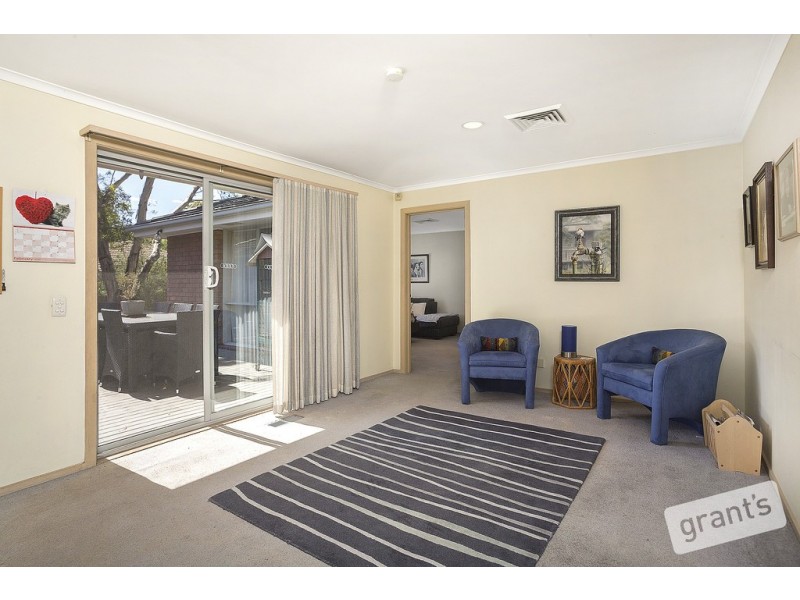 16 Manuka Road, Berwick VIC 3806