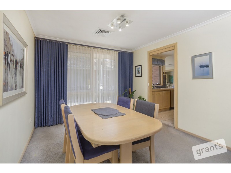 16 Manuka Road, Berwick VIC 3806