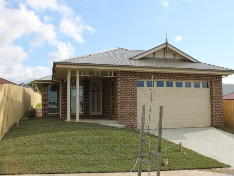 2 Janet Court, Pakenham VIC 3810