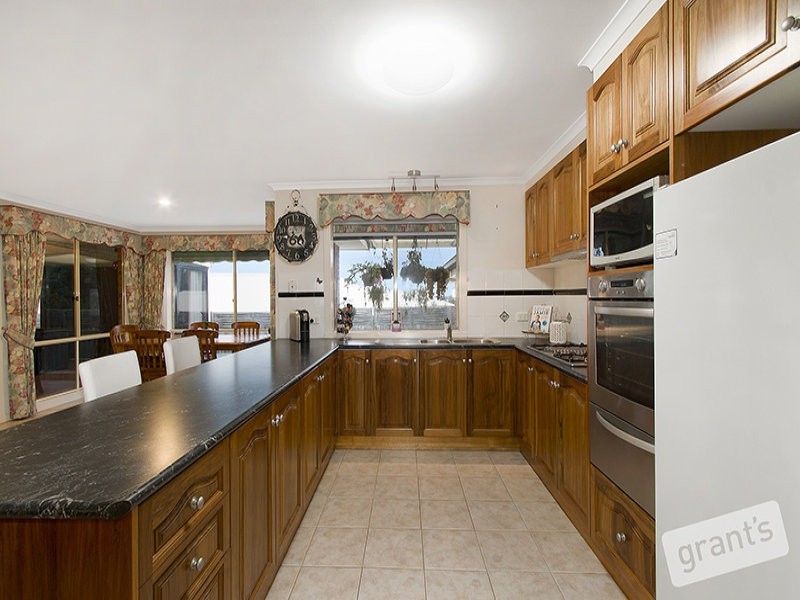 16 Hillrise Court, Pakenham VIC 3810