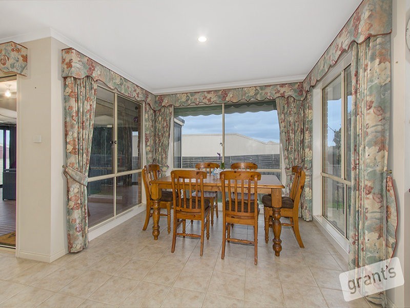 16 Hillrise Court, Pakenham VIC 3810