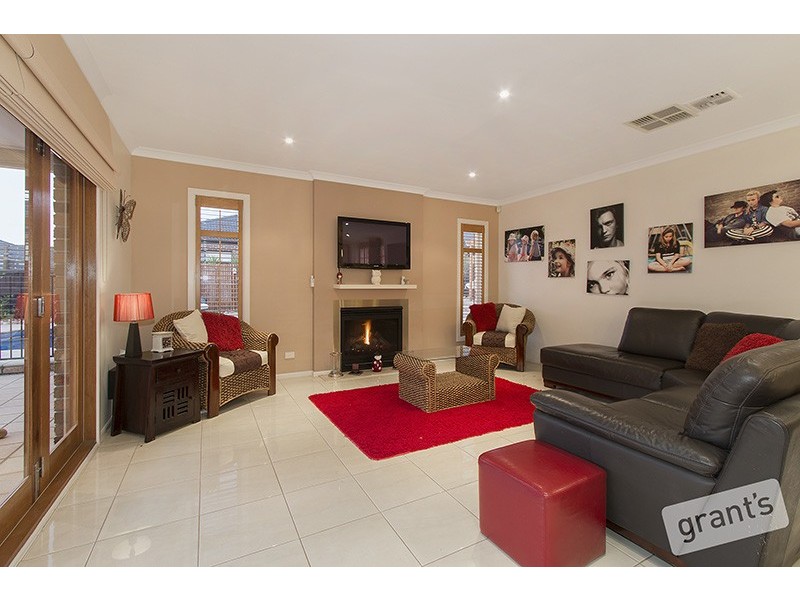 10 Marbelia Drive, Berwick VIC 3806