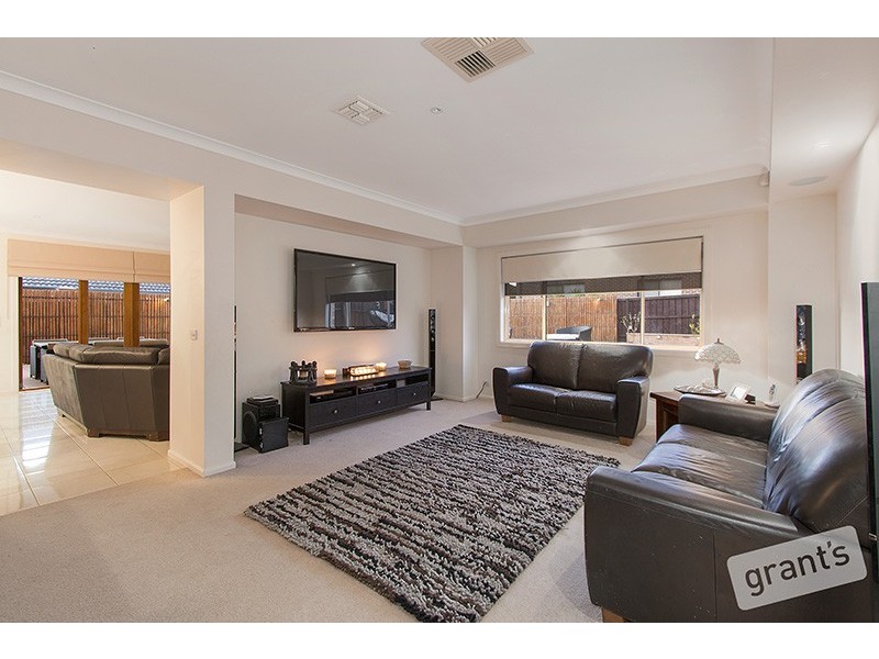 10 Marbelia Drive, Berwick VIC 3806
