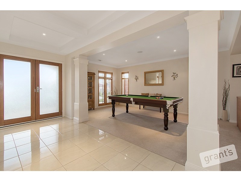 10 Marbelia Drive, Berwick VIC 3806