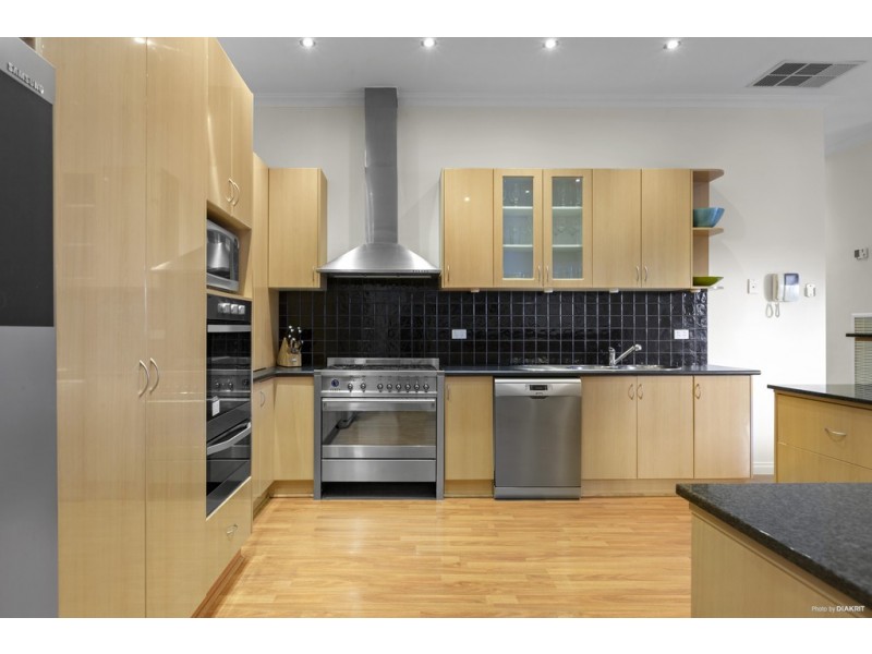 22 Glendale Crescent, Berwick VIC 3806