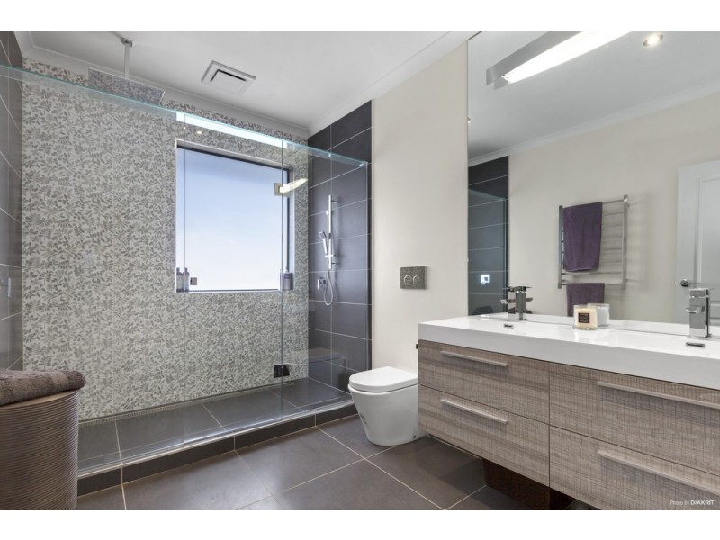 22 Glendale Crescent, Berwick VIC 3806