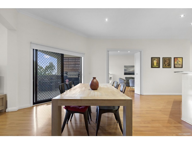 22 Glendale Crescent, Berwick VIC 3806