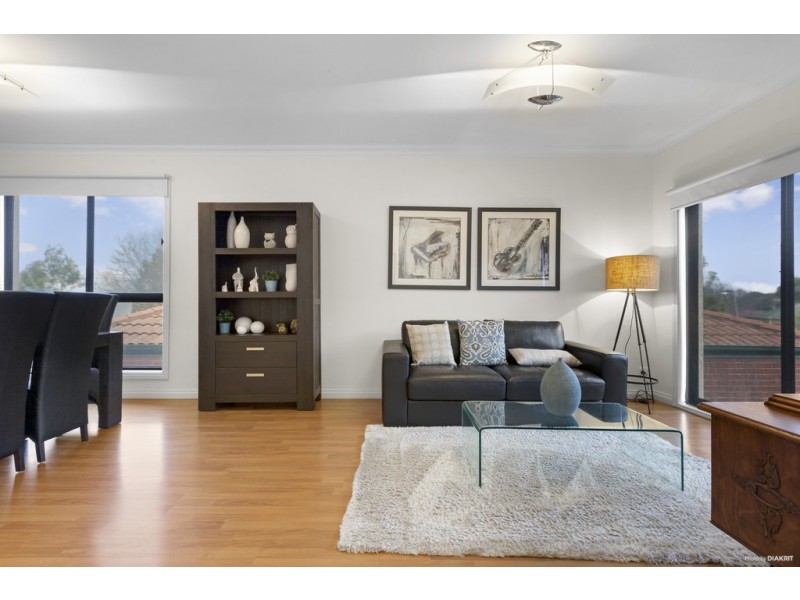 22 Glendale Crescent, Berwick VIC 3806