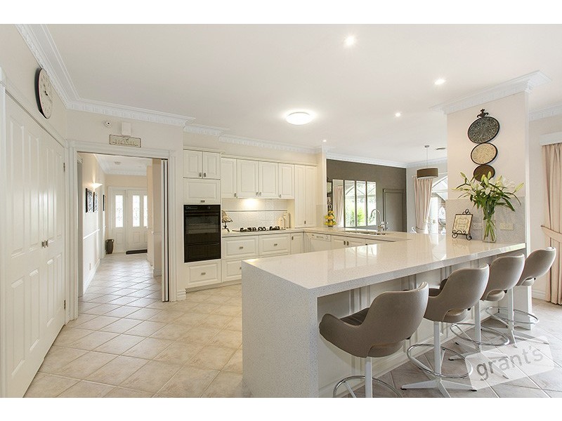 5 Mansell Court, Berwick VIC 3806