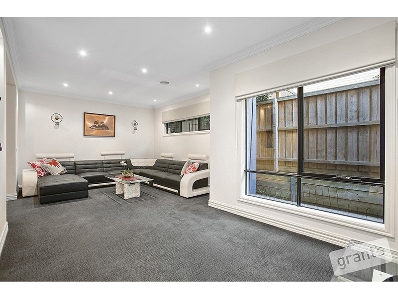 2 Viewbridge Close, Berwick VIC 3806