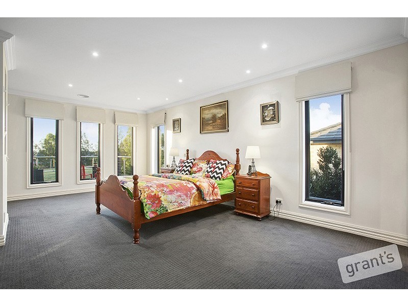2 Viewbridge Close, Berwick VIC 3806