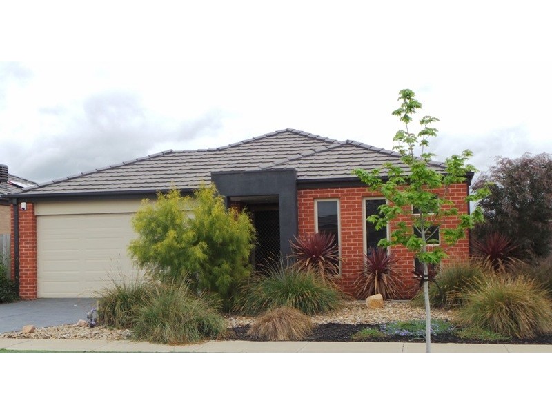 5 Pasadena Boulevard, Clyde VIC 3978