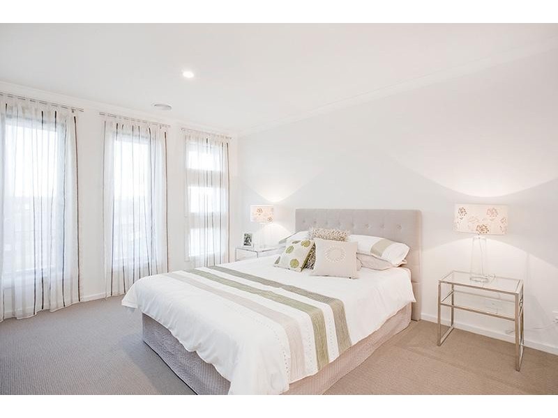 5 Pasadena Boulevard, Clyde VIC 3978