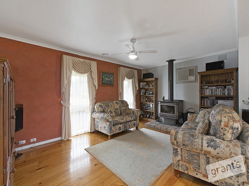 8 Greenlaw Crecent, Berwick VIC 3806