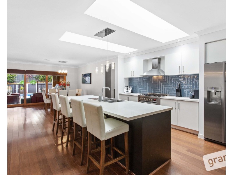 55 Cambridge Drive, Berwick VIC 3806