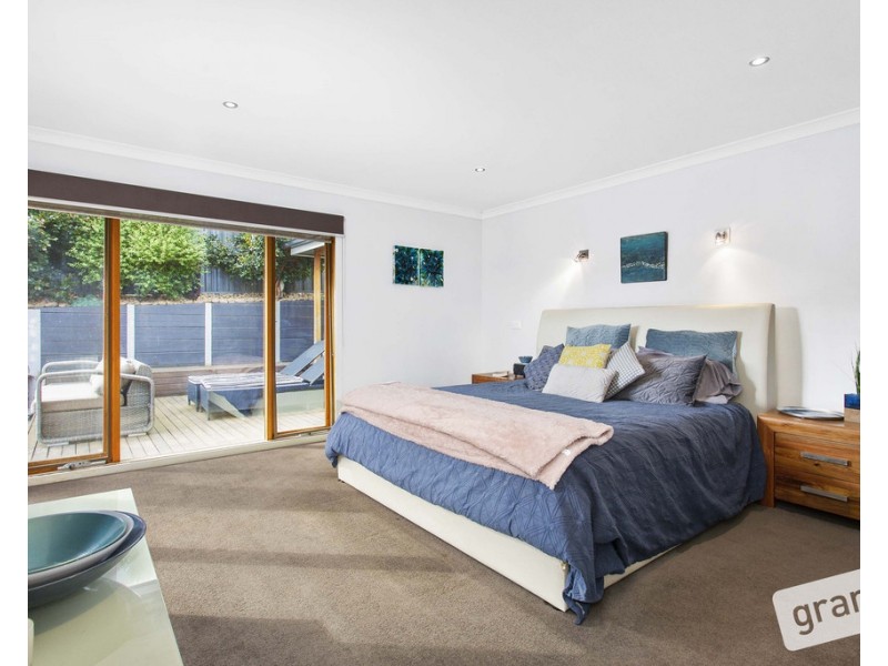 55 Cambridge Drive, Berwick VIC 3806