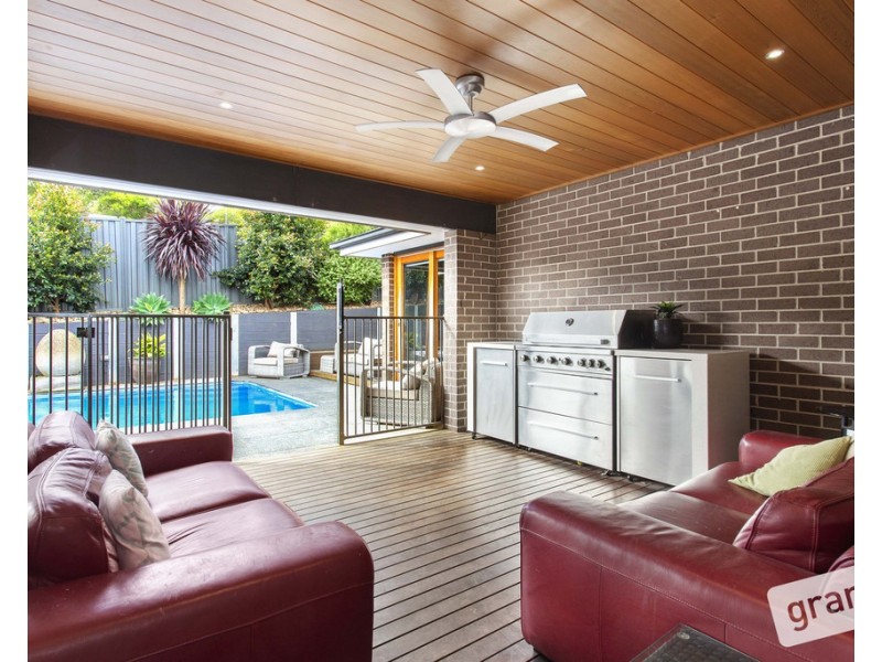 55 Cambridge Drive, Berwick VIC 3806