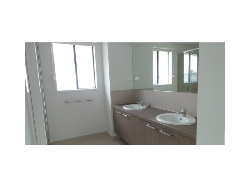 33 Green Gully Road, Clyde VIC 3978