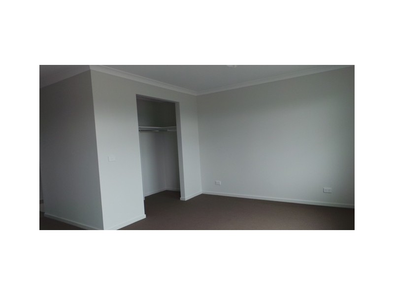 33 Green Gully Road, Clyde VIC 3978