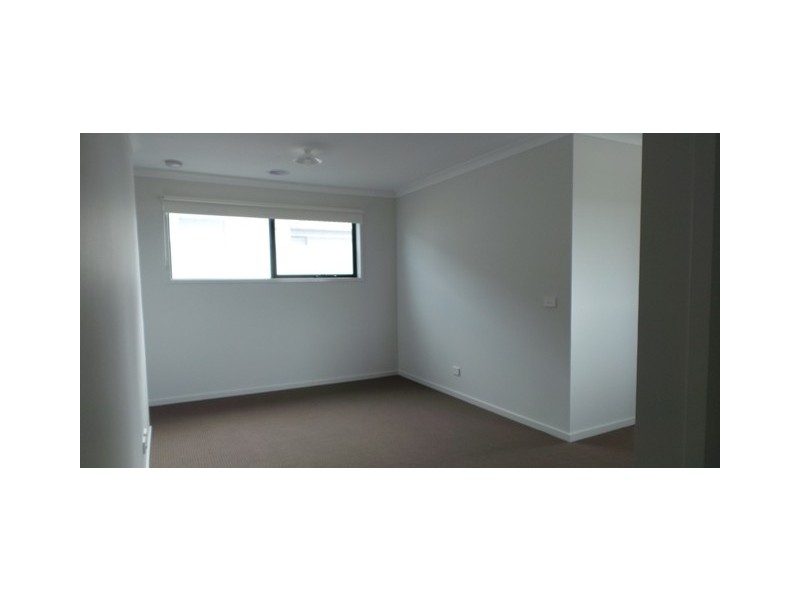 33 Green Gully Road, Clyde VIC 3978