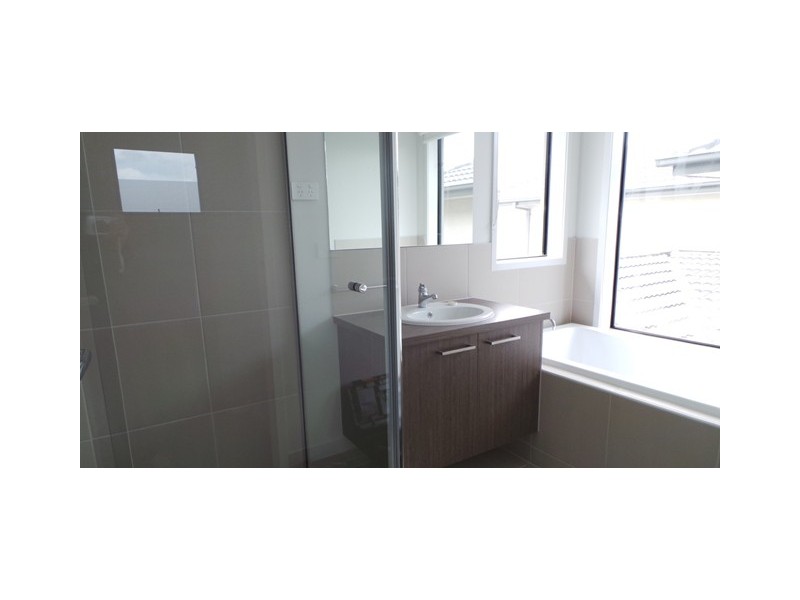 33 Green Gully Road, Clyde VIC 3978