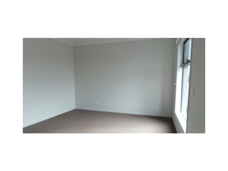 33 Green Gully Road, Clyde VIC 3978