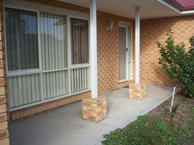 2 Campion Walk, Lynbrook VIC 3975