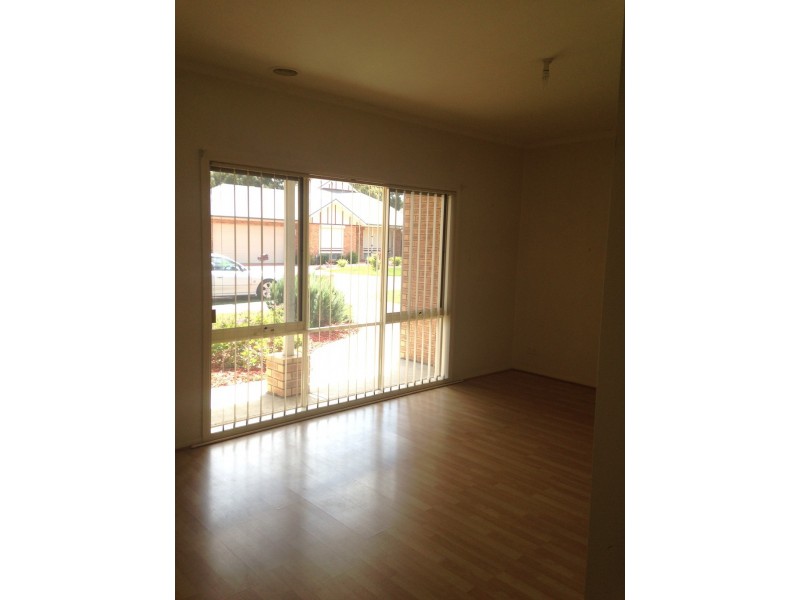 2 Campion Walk, Lynbrook VIC 3975