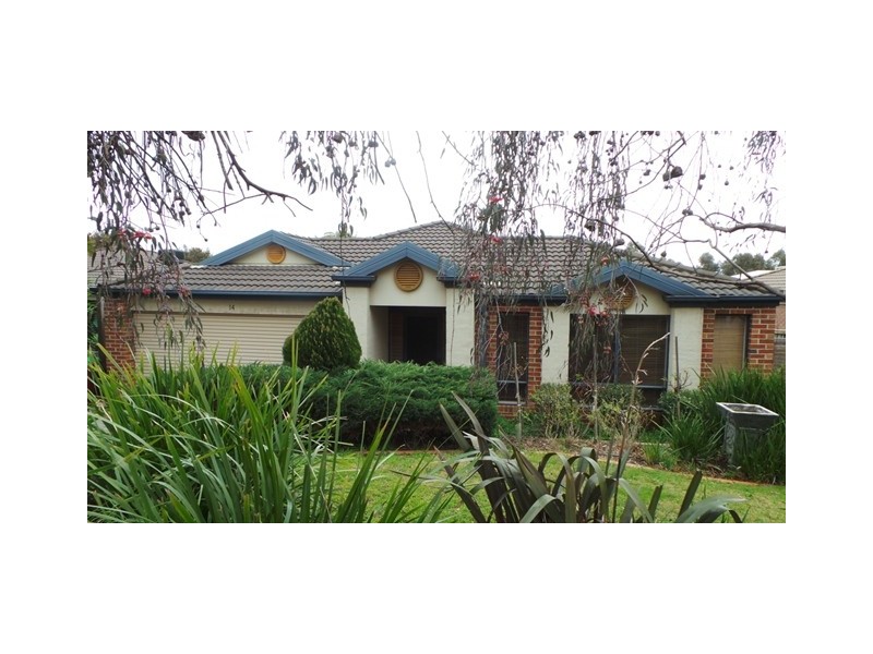 14 St Annes Crescent, Berwick VIC 3806