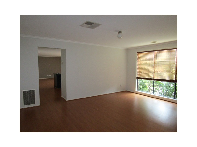 14 St Annes Crescent, Berwick VIC 3806