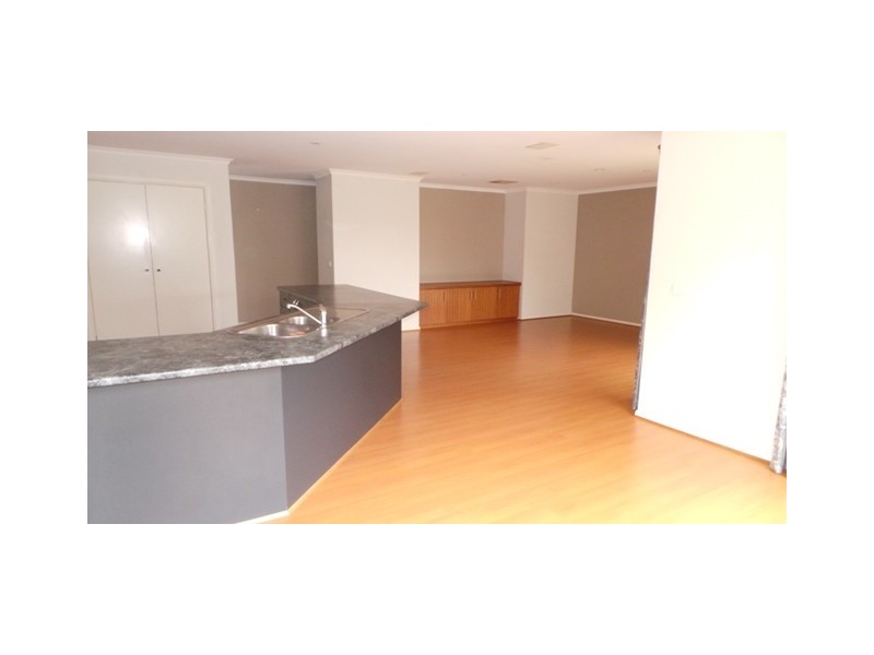 14 St Annes Crescent, Berwick VIC 3806