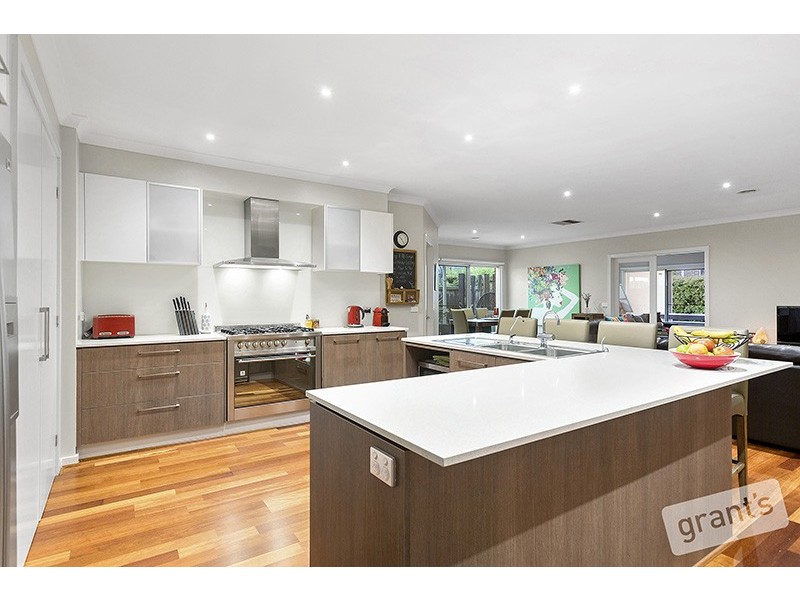 8 Montmorency Avenue, Berwick VIC 3806