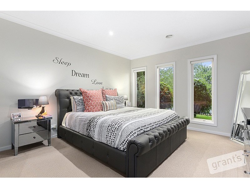 8 Montmorency Avenue, Berwick VIC 3806