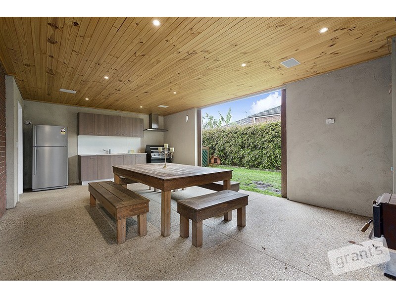 8 Montmorency Avenue, Berwick VIC 3806